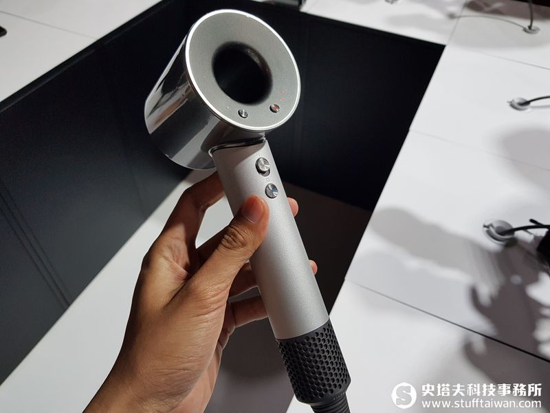 dyson supersonic吹风机专业版登场 发型师们的新利器