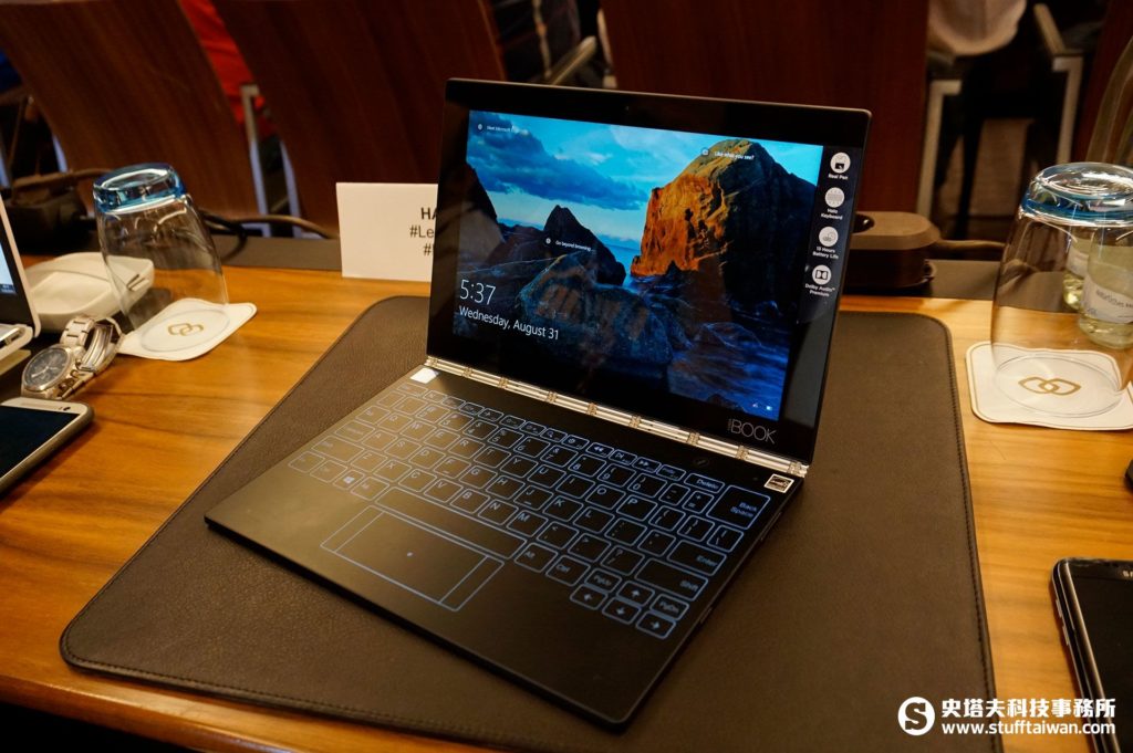 Lenovo Yoga Book Halo Keyboard照片