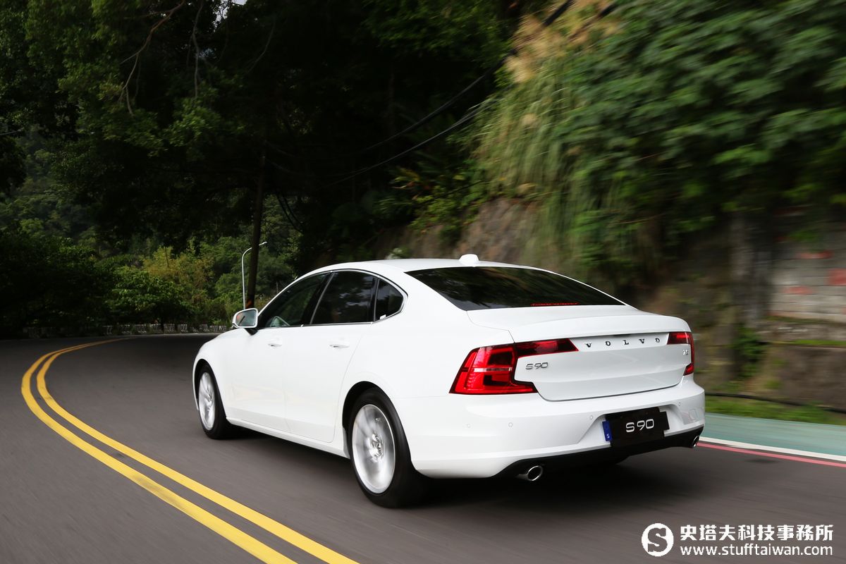 VOLVO S90 T5 Momentum試駕：十年第二劍