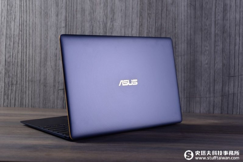 ASUS Zenbook 3 UX390評測：兼具時尚與質感的超薄筆電