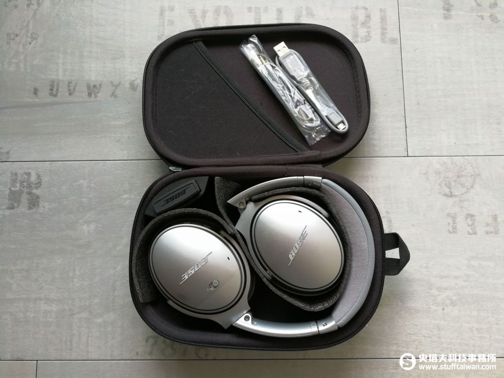 Bose QC35盒裝內含物