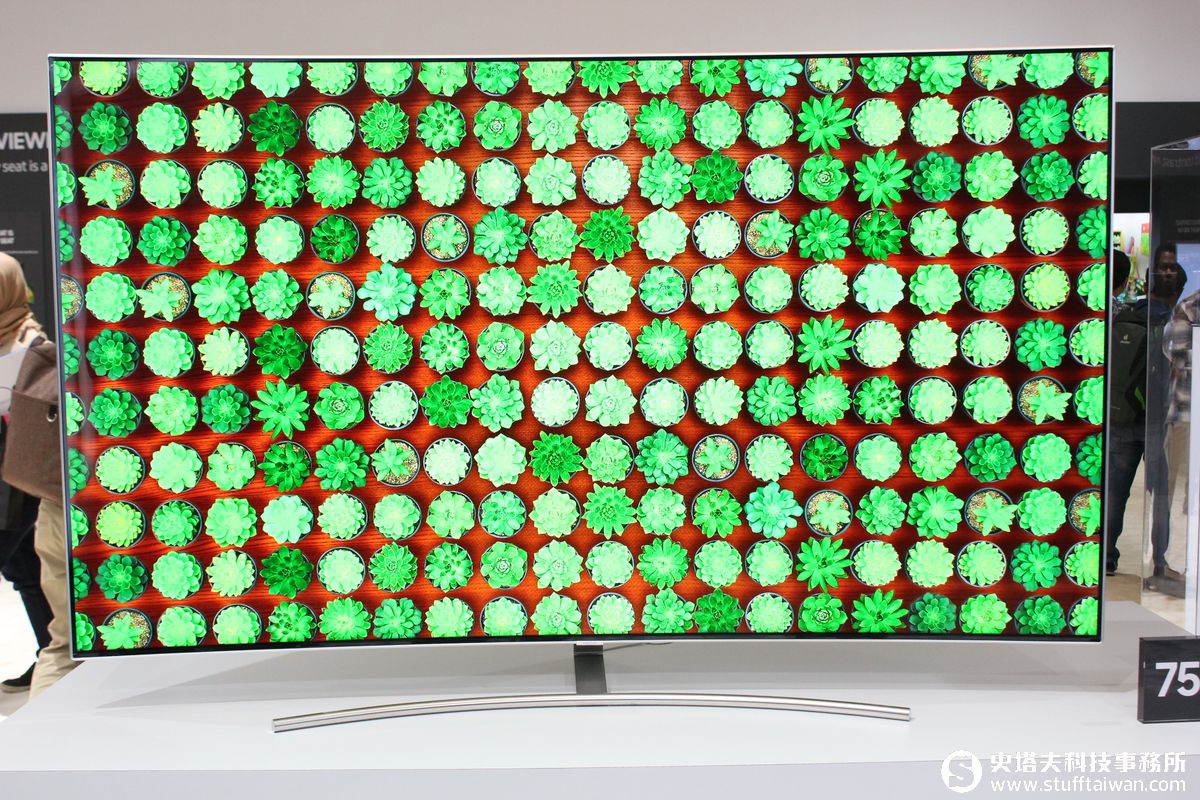 Samsung QLED TV電視畫質突破極限！客廳中最美的藝術品