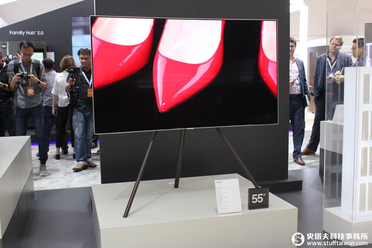 Samsung QLED TV電視畫質突破極限！客廳中最美的藝術品