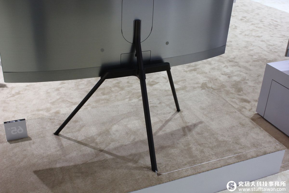 Samsung QLED TV電視畫質突破極限！客廳中最美的藝術品