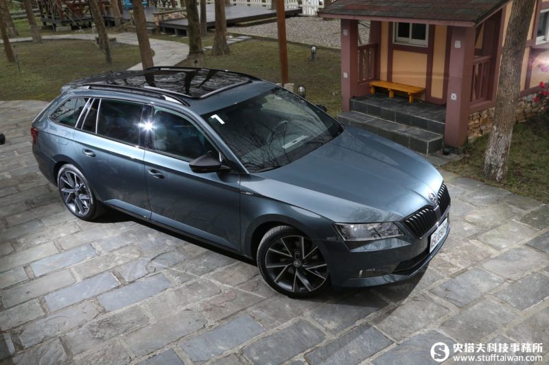 Skoda Superb 2.0 TSI SportLine Combi試駕：早買享折扣