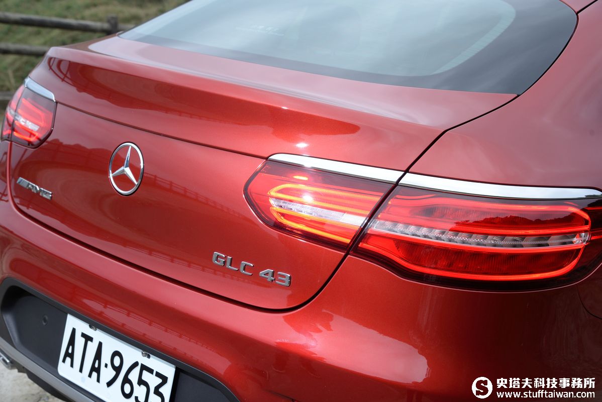 Mercedes-AMG GLC 43 4MATIC Coupé試駕：跨界動力跑格