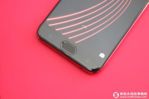 OPPO R11熱力紅開箱：跟這盛夏豔陽一起走跳