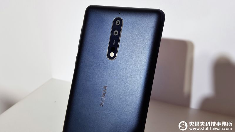 重生後的初旗艦！NOKIA 8登台雙色雙拍有看頭