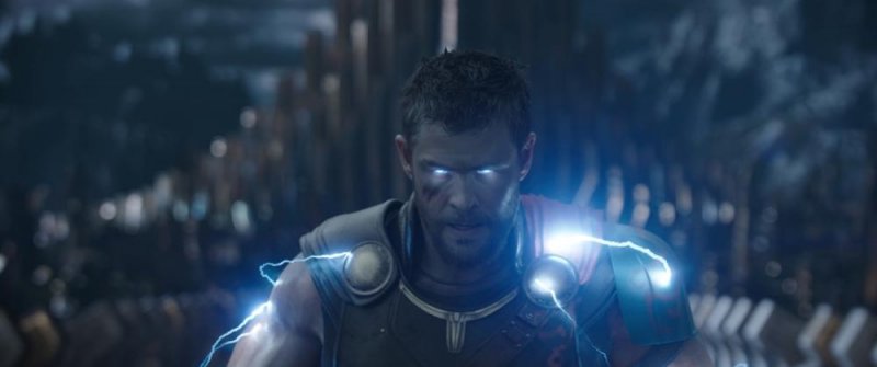 【雷神索爾3：諸神黃昏 Thor:Ragnarok】聲光娛樂效果十足 保持一貫漫威幽默