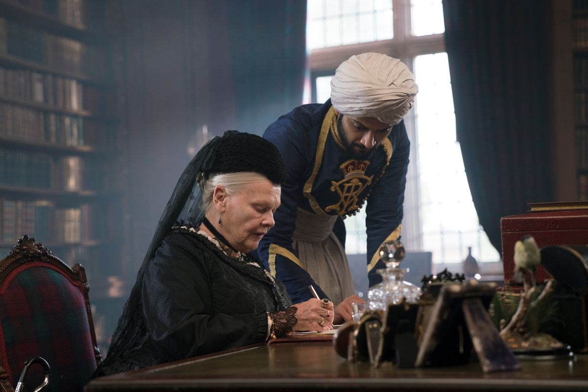 【女王與知己 Victoria and Abdul】一段最不可思議的友情？還是黃昏之戀？