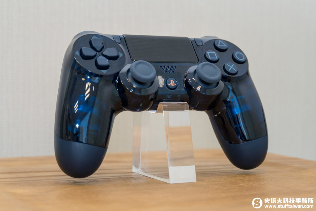 DUALSHOCK 4無線控制器前面