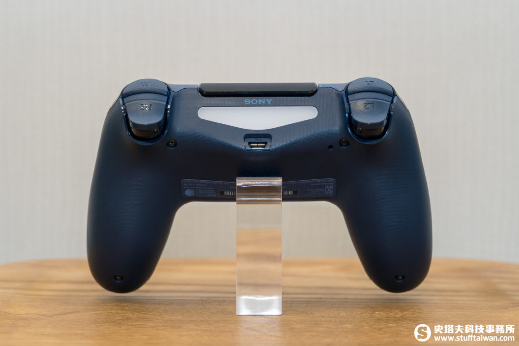 DUALSHOCK 4無線控制器背面